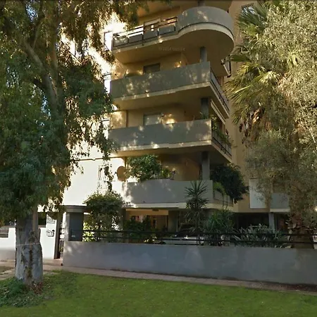 Family شقة كالياري