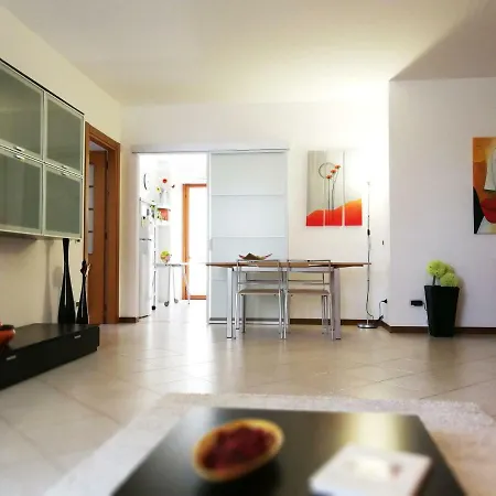 شقة Family كالياري